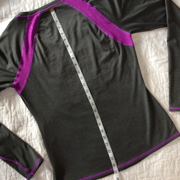 Athleta Tenacity Long Sleeve Top Medium - Picture 6 of 8